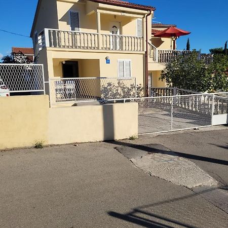 Mala Vila Seline Exterior photo