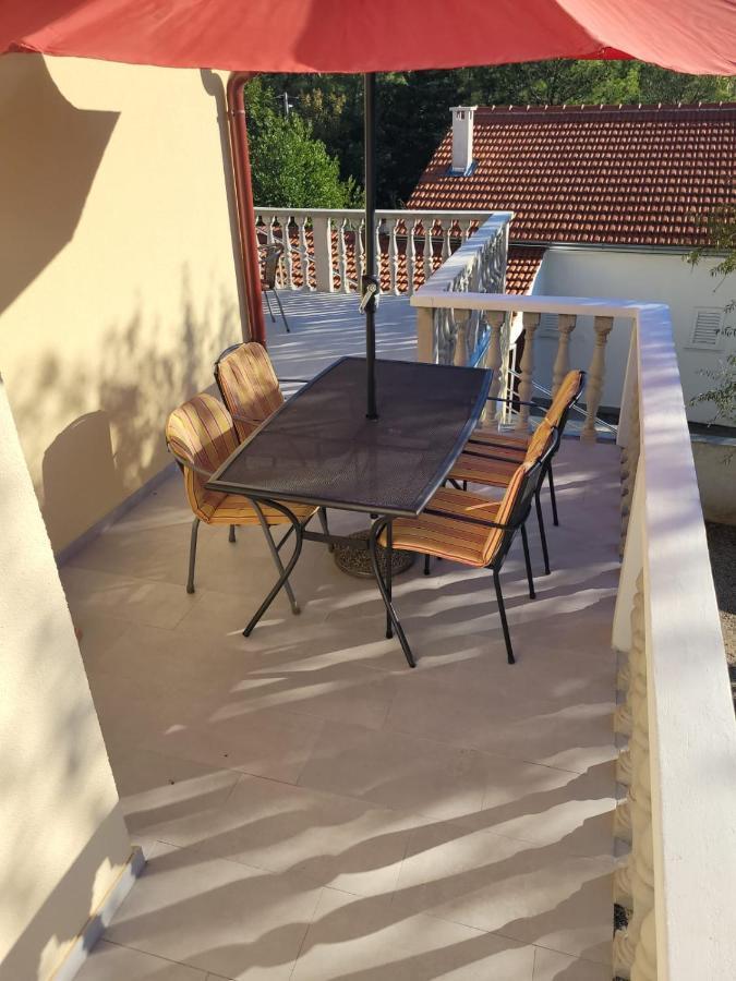 Mala Vila Seline Exterior photo